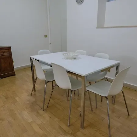 Domus Pastini 아파트