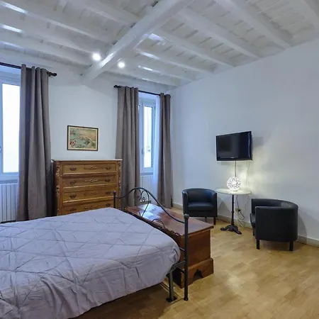 Domus Pastini 아파트 *