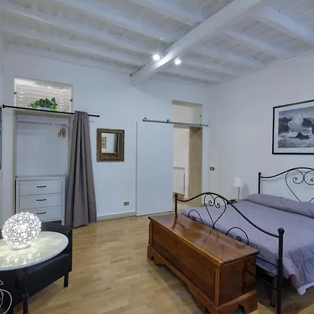 Daire Domus Pastini Roma